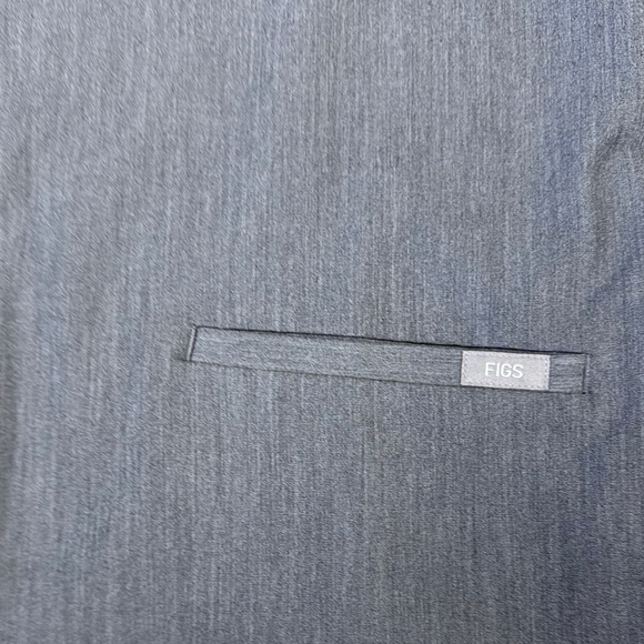 Figs Gray Fitted Short Sleeve Top - Picture 6 of 8